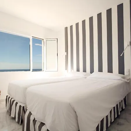 아파트 Marina Bayview (adults Only)