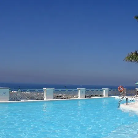 Marina Bayview (adults Only) 아파트